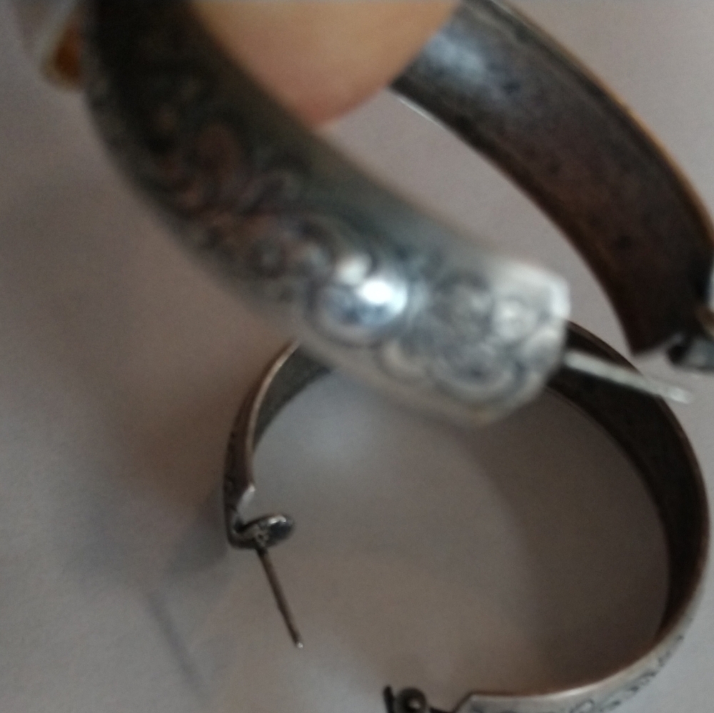 Jewelry - Picture 2 of 2